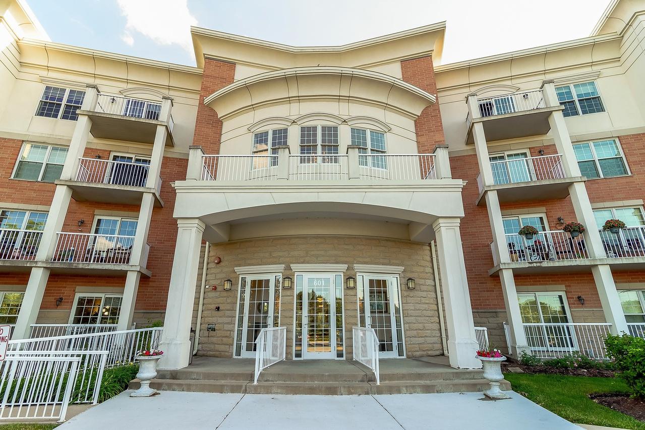 601 W Rand Rd. #412, Arlington Heights, IL 60004