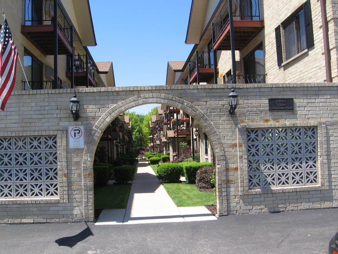 5151 N East River Rd. #131D, Chicago, IL 60656