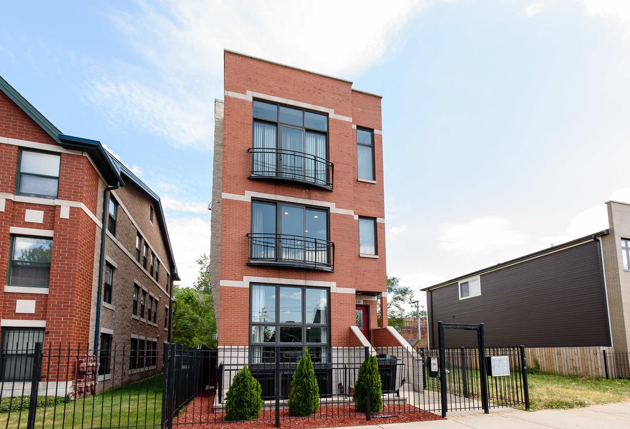 610 E 43rd St. #2, Chicago, IL 60653