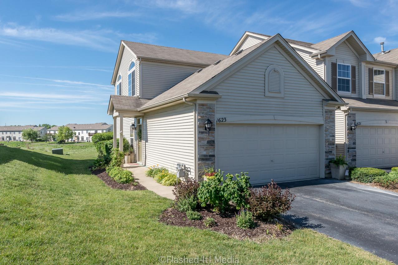 1623 Fredericksburg Ln., Aurora, IL 60503