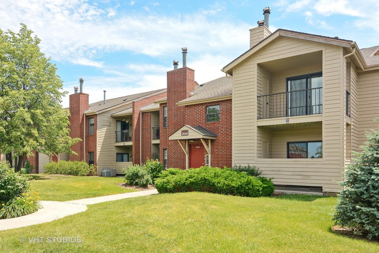 2040 Rand Rd. #212, Palatine, IL 60074
