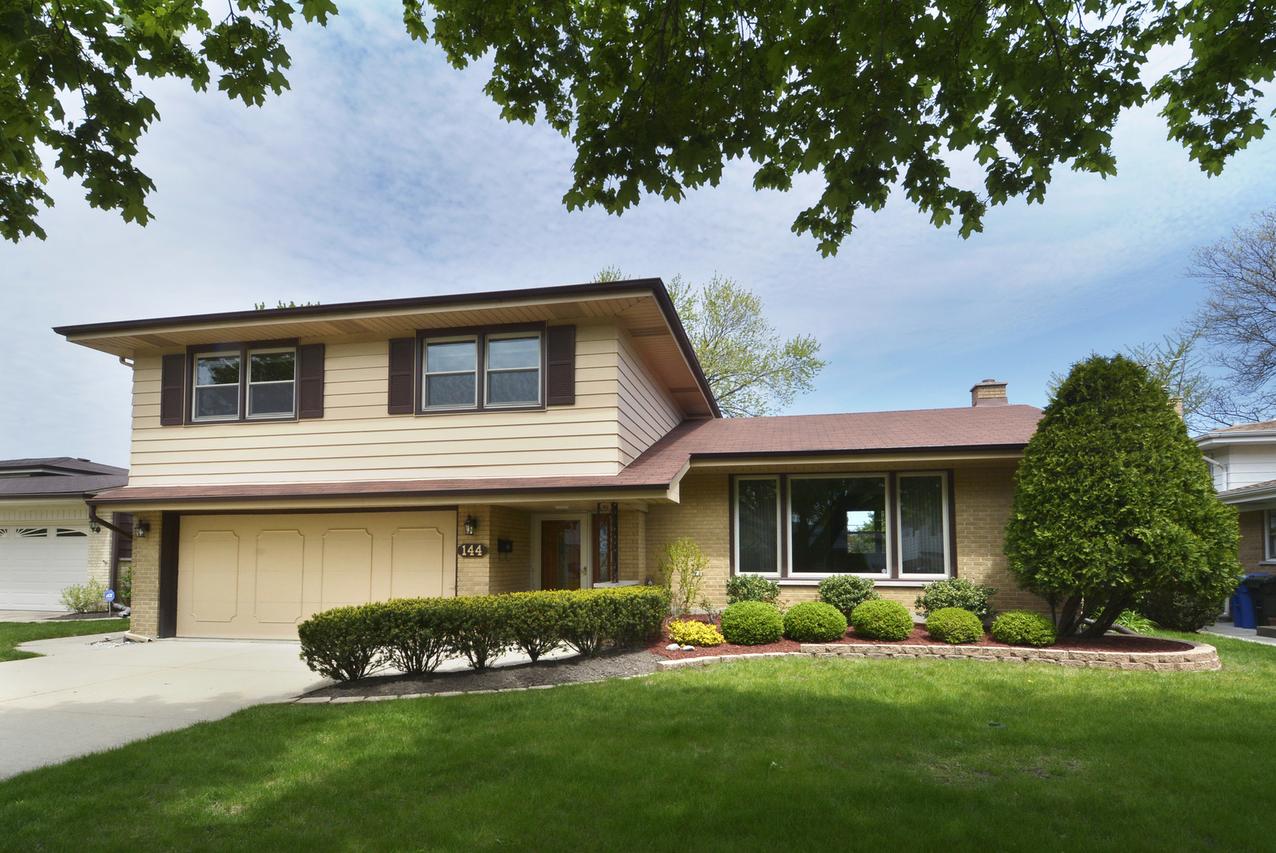 144 Lance Dr., Des Plaines, IL 60016