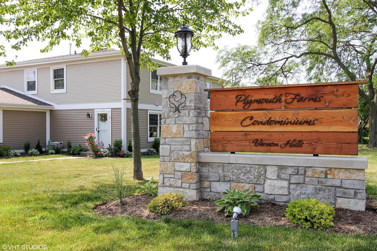 256 Sunset Ct., Vernon Hills, IL 60061
