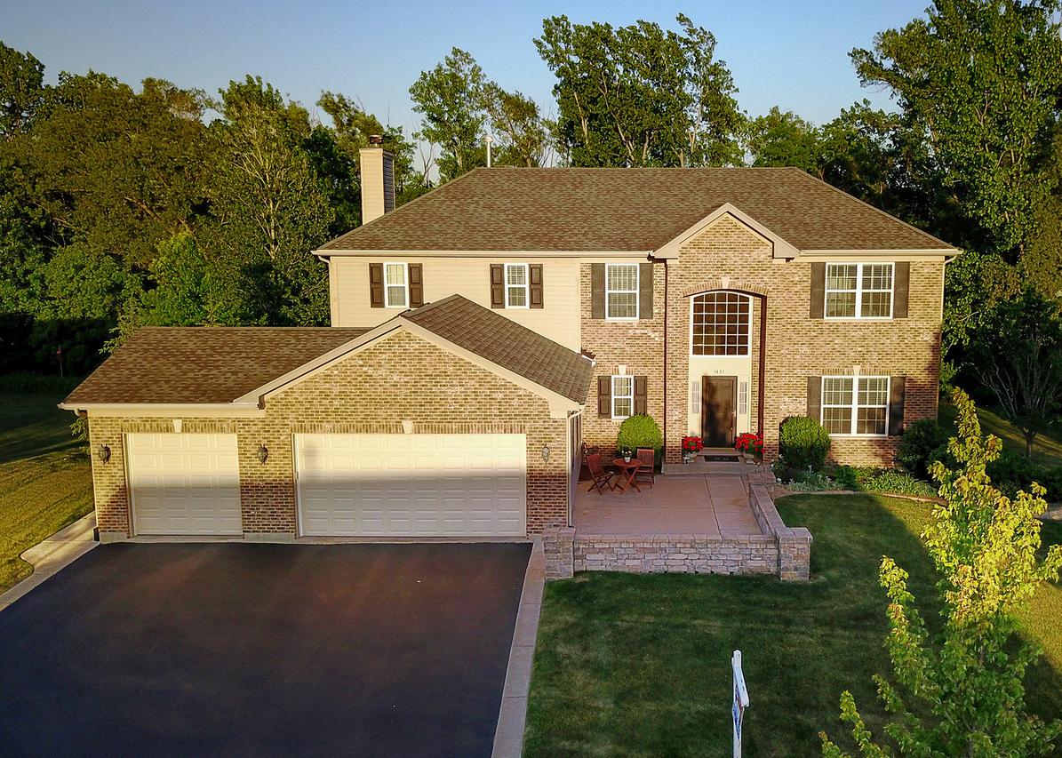 1451 Sutton Cir., Wauconda, IL 60084