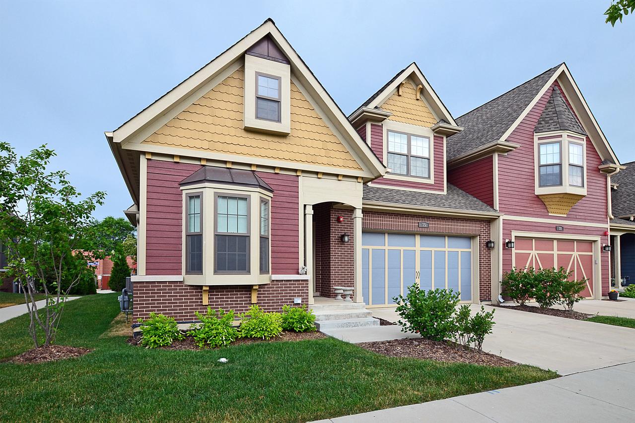 35 Dana Catherine St., Schaumburg, IL 60194