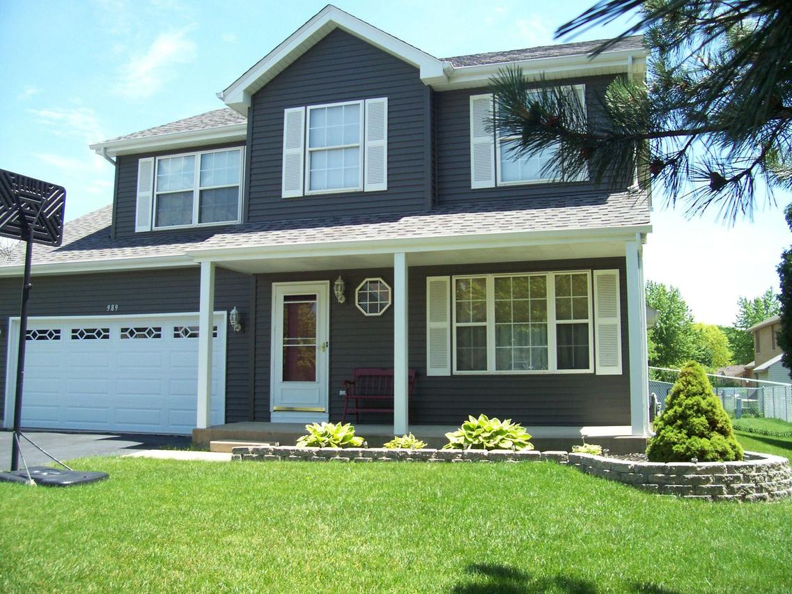 989 Legrande Ave., Aurora, IL 60506