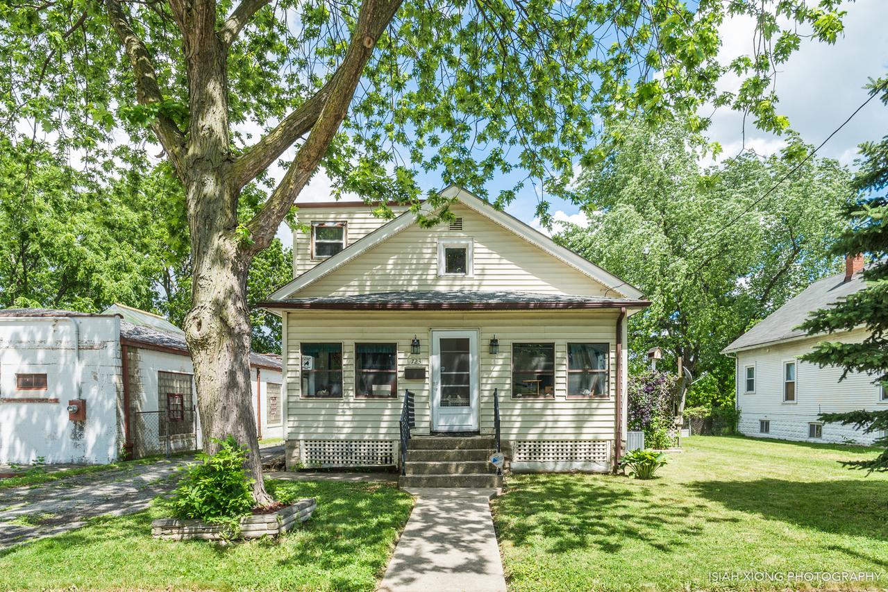 723 Orchard Ave., Aurora, IL 60506