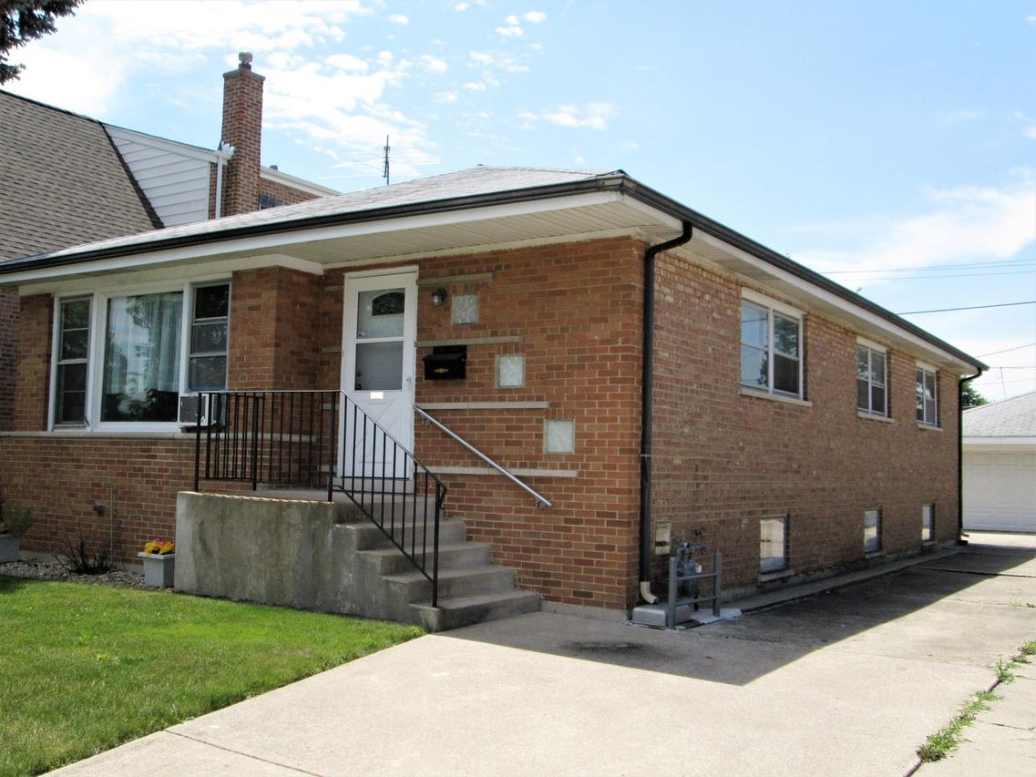 9236 Central Ave., Oak Lawn, IL 60453