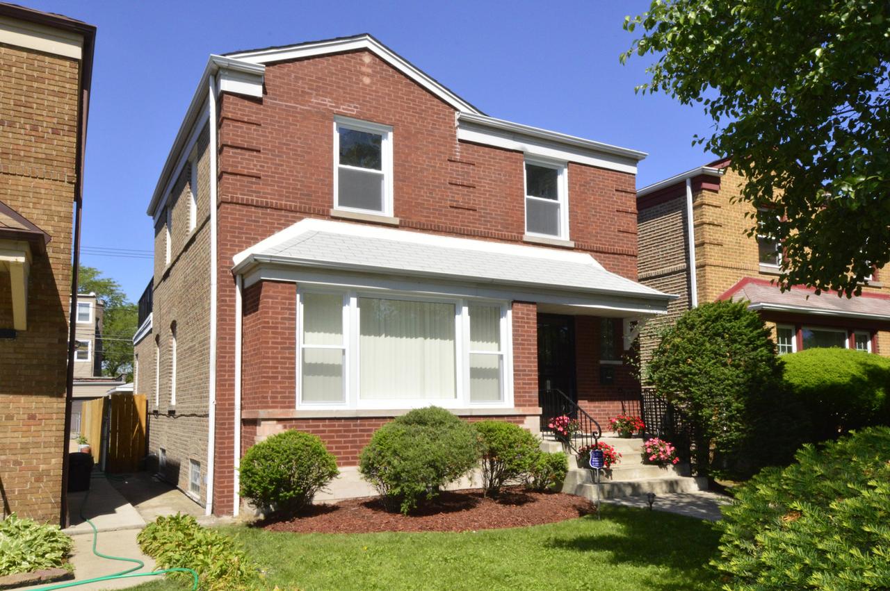 8238 S Kingston Ave., Chicago, IL 60617