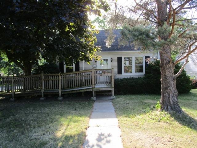 910 Center St., Mchenry, IL 60050