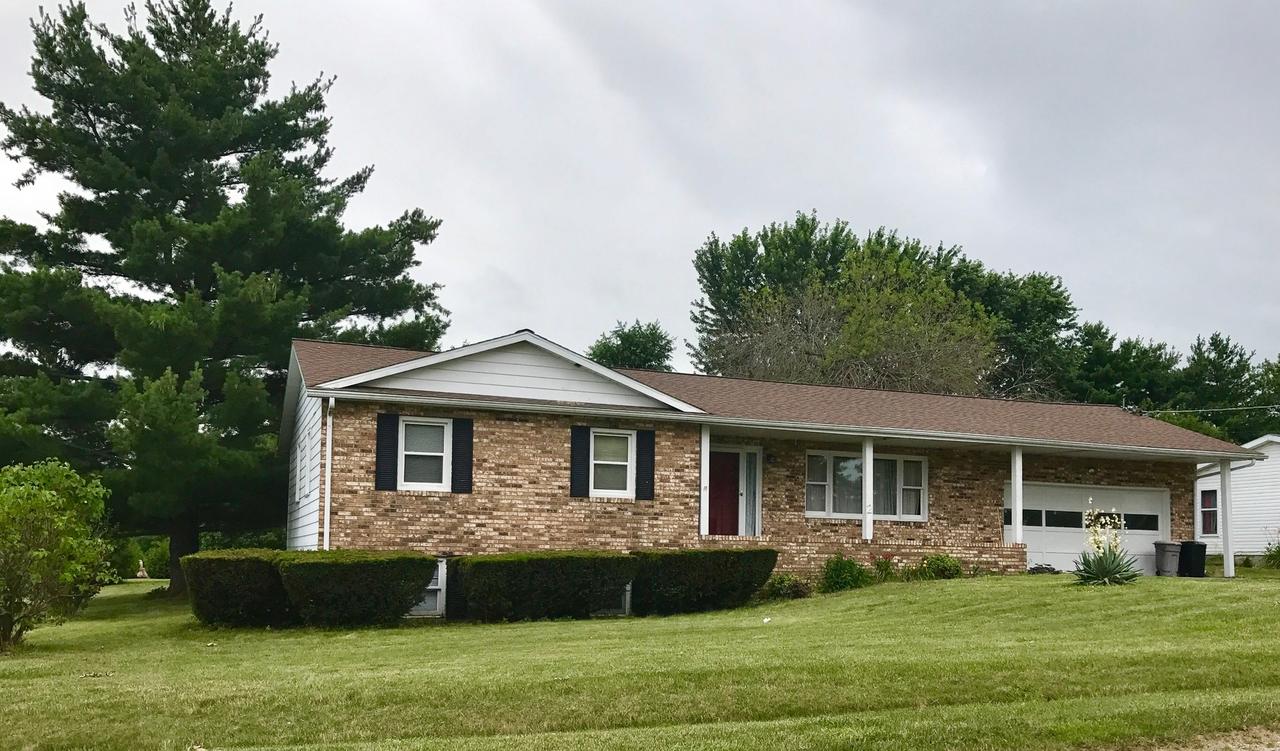 1517B Cr 2200e, St. Joseph, IL 61873
