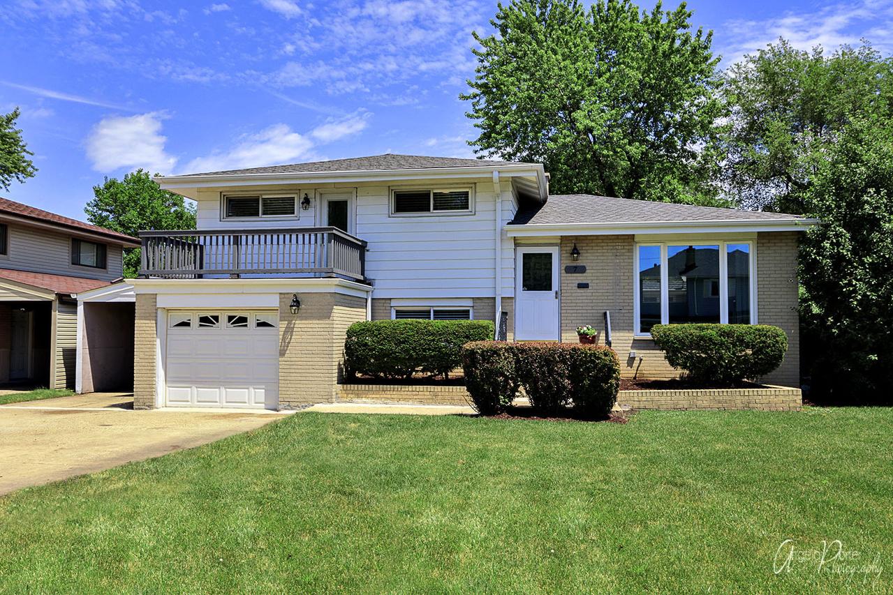 7 Julie Dr., Glenview, IL 60025