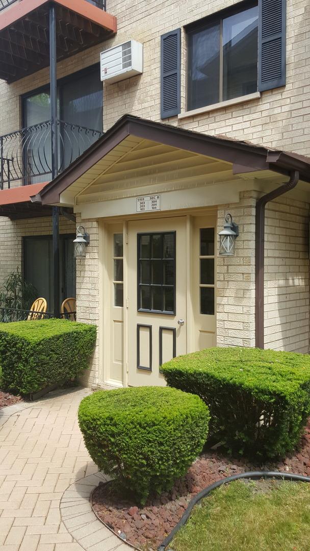5159 N East River Rd. #303B, Chicago, IL 60656