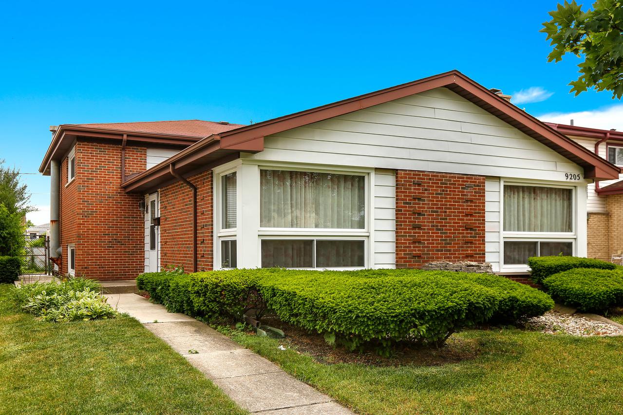 9205 Merrill Ave., Morton Grove, IL 60053