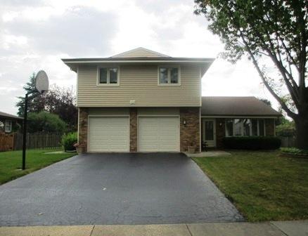 121 Millis Ln., Schaumburg, IL 60193