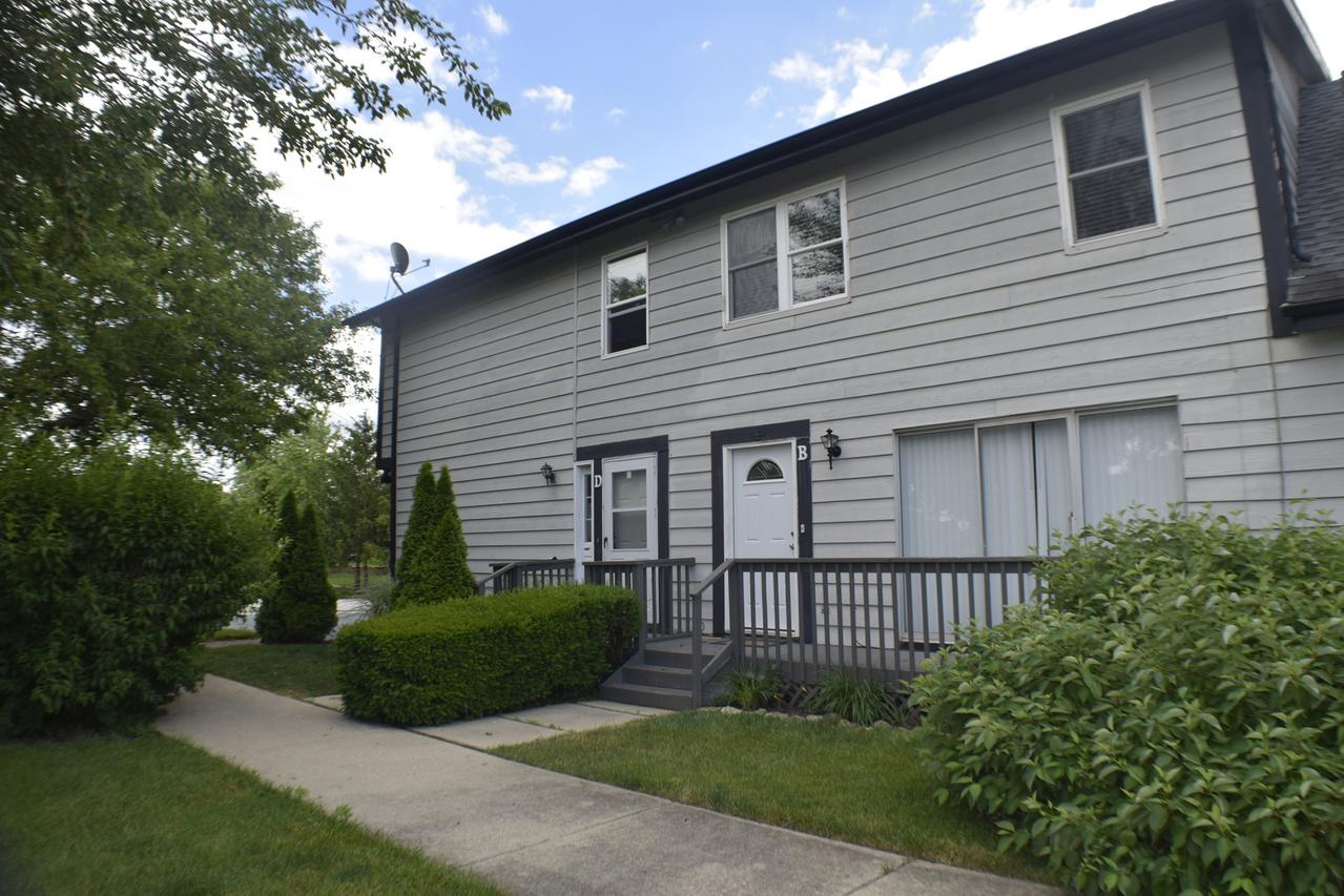 1320 Ironwood Ct. #B, Aurora, IL 60506