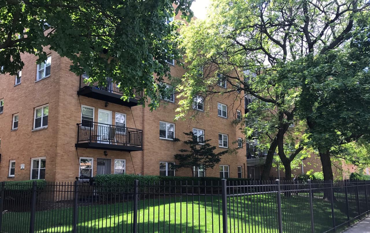 2501 W Bryn Mawr Ave. #401, Chicago, IL 60659