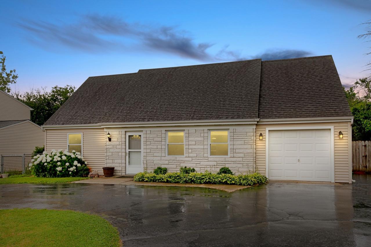 238 Seabury Rd., Bolingbrook, IL 60440