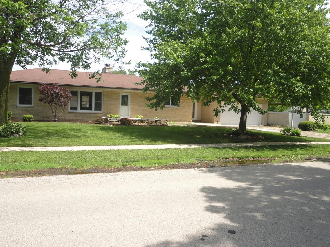 330 W Washington   W. St., Somonauk, IL 60552