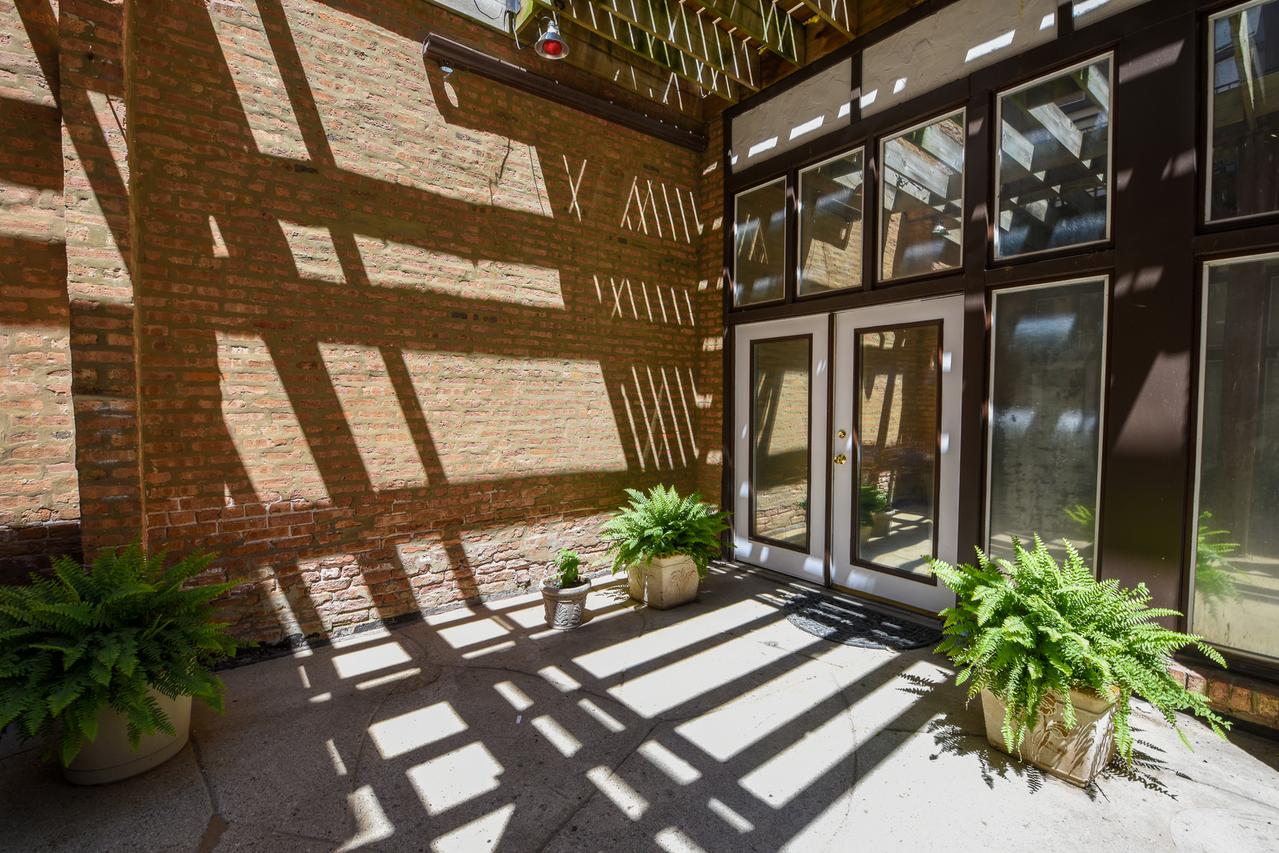 3940 W 63rd St. #4, Chicago, IL 60629