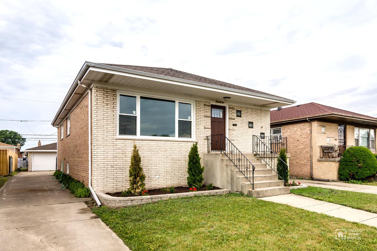 402 Manistee Ave., Calumet City, IL 60409