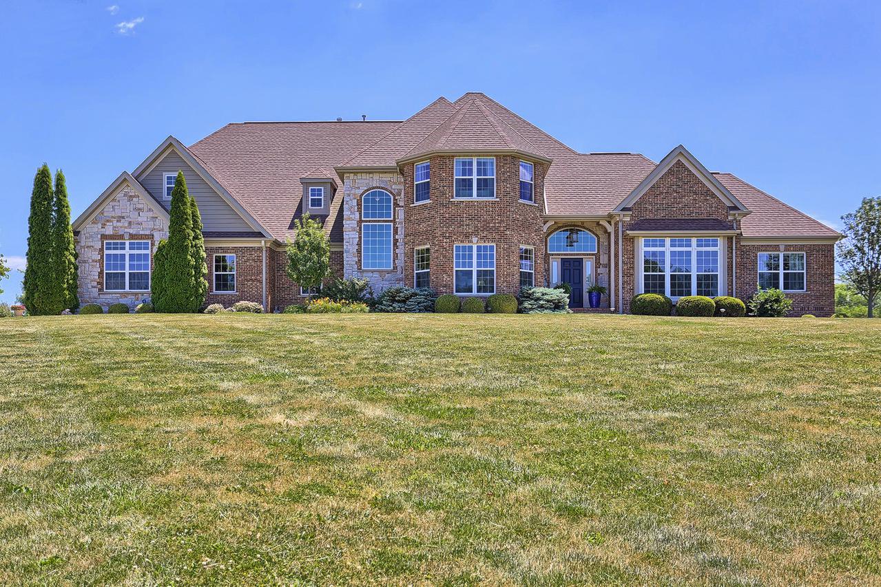 2183 Wagon Trail Rd., White Heath, IL 61884