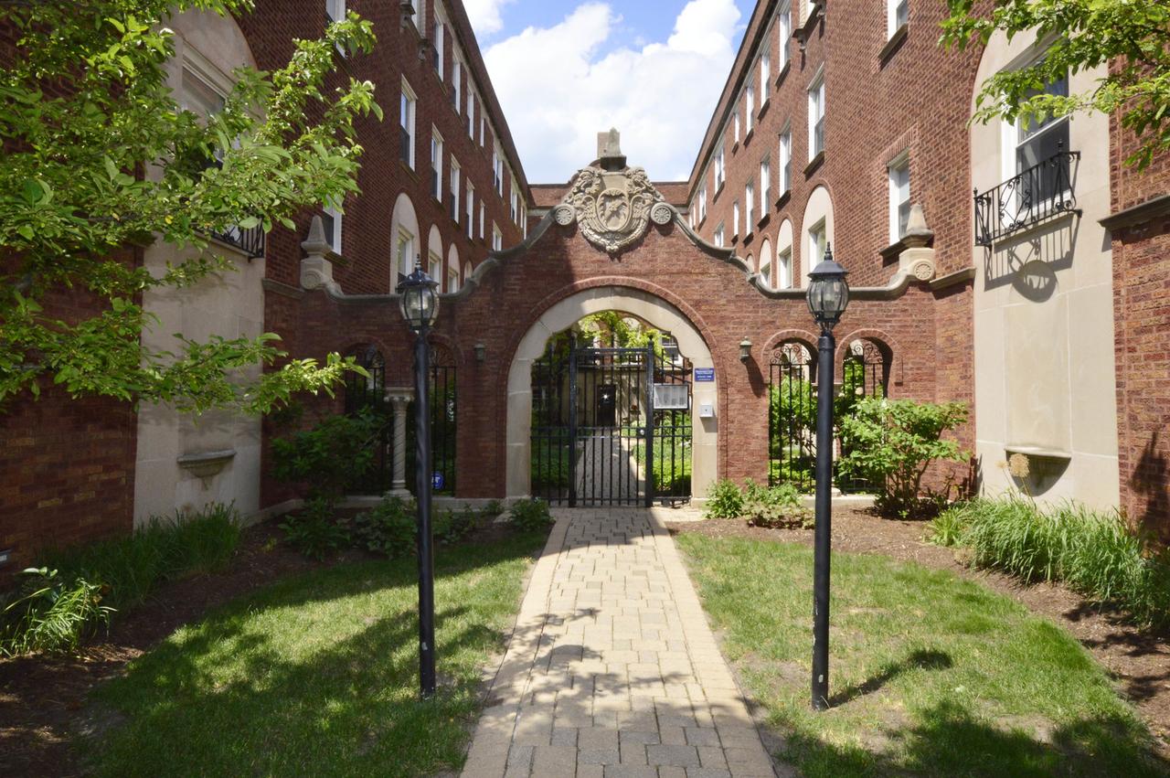 1542 W Sherwin Ave. #3N, Chicago, IL 60626