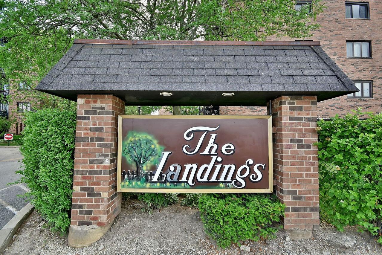 9396 Landings Ln. #306, Des Plaines, IL 60016