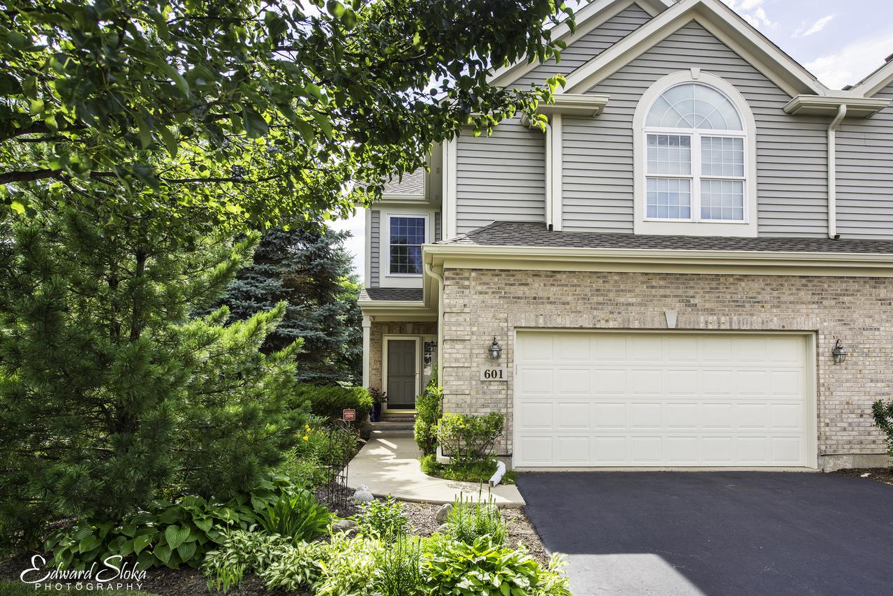 601 Juniper Ln., Lake In The Hills, IL 60156