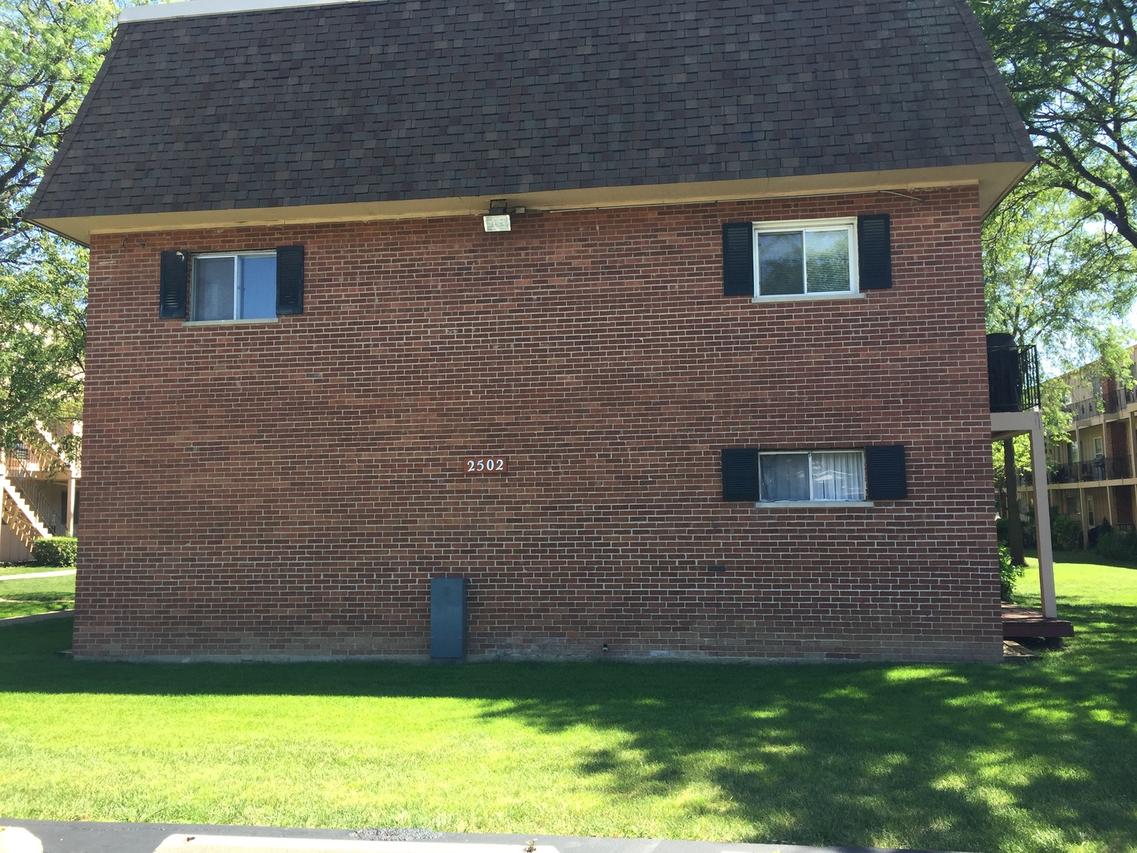 2502 Algonquin Rd. #11, Rolling Meadows, IL 60008