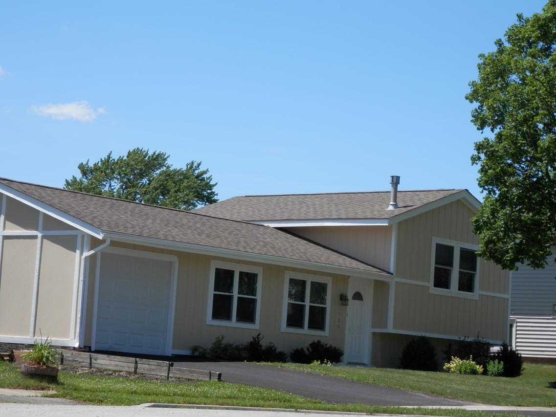 5308 Fonda Ln., Hanover Park, IL 60133