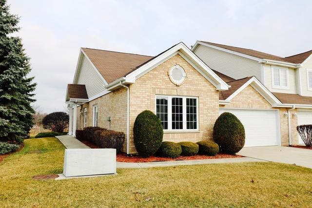 5552 Foxwoods Dr., Oak Lawn, IL 60453