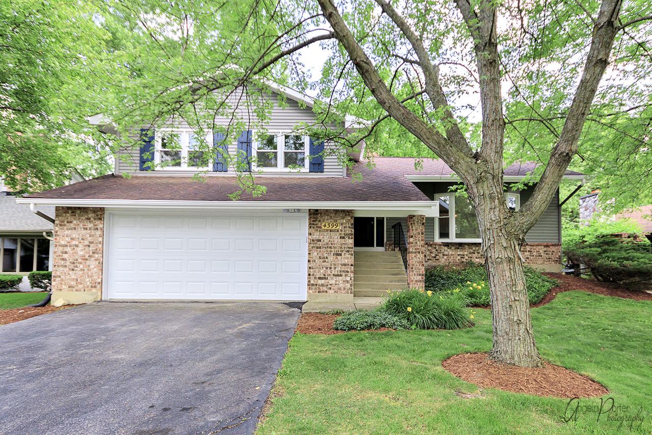 4399 Country Tr., Gurnee, IL 60031