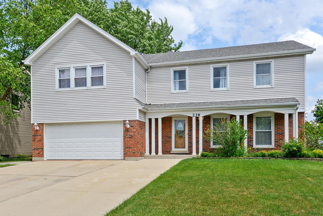 239 Lynbrook Dr., Bloomingdale, IL 60108