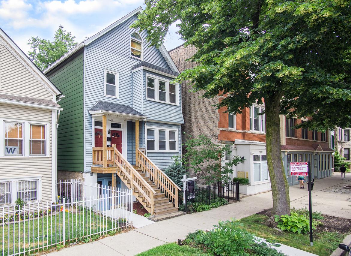 1028 W Roscoe St., Chicago, IL 60657