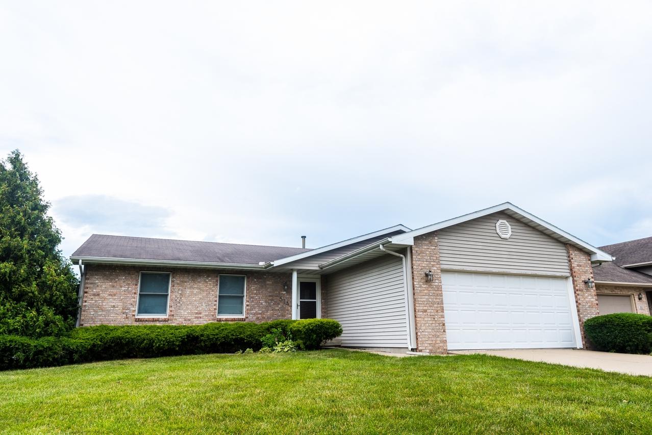 514 Chestnut Dr., St. Joseph, IL 61873