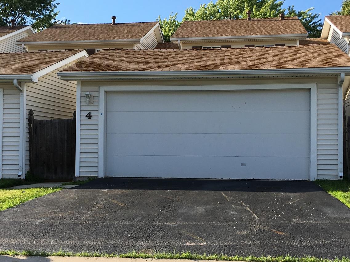 4 Penny Royal Pl., Woodridge, IL 60517
