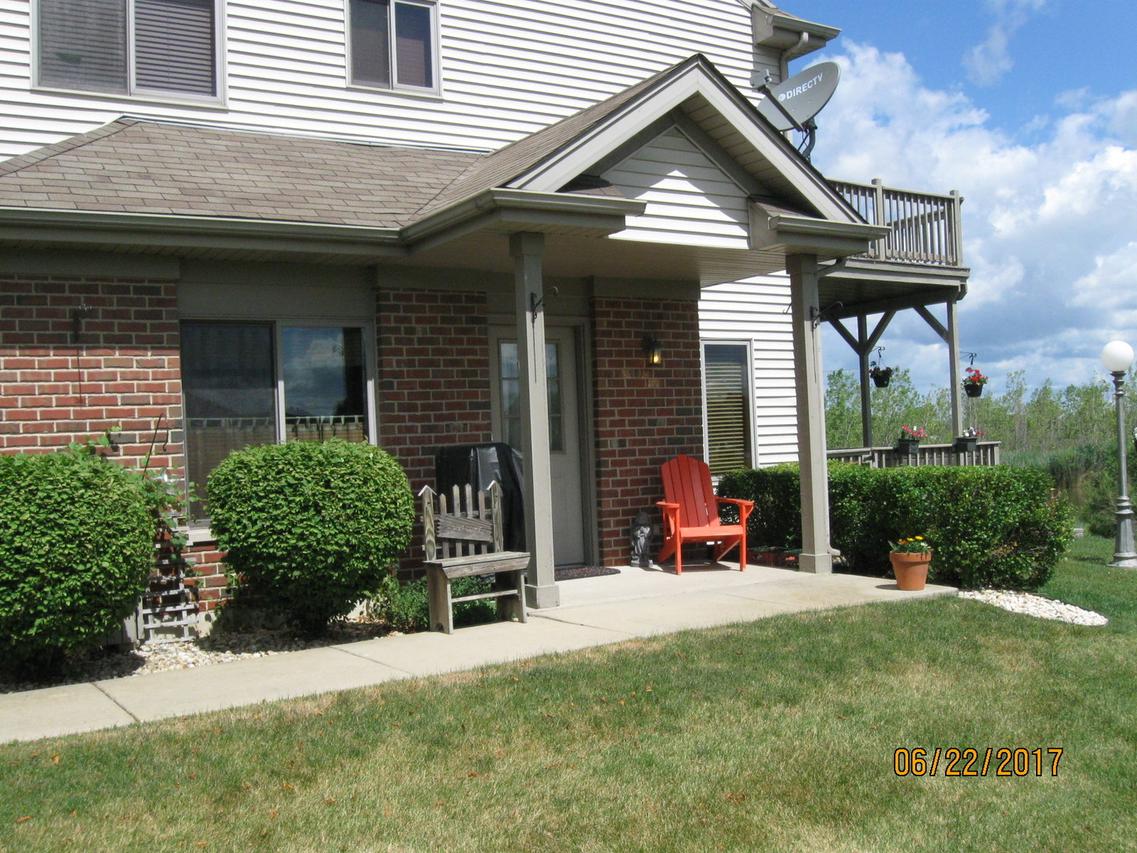 8322 Chestnut Ct., Frankfort, IL 60423