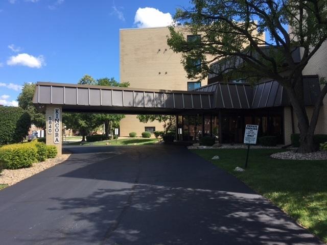 5840 W 104th St. #111, Oak Lawn, IL 60453