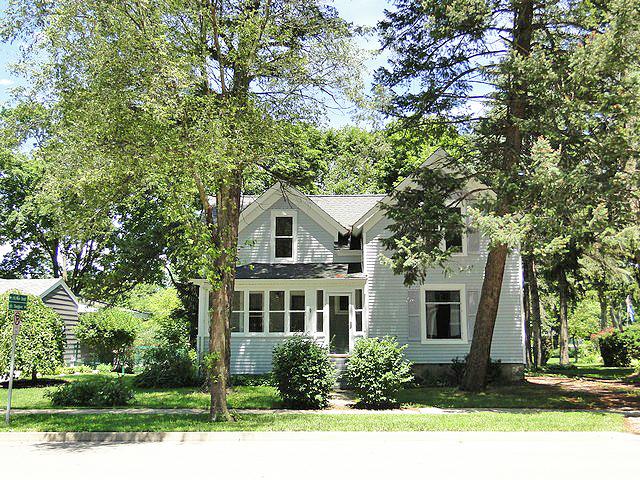 212 W Crystal Lake Ave., Crystal Lake, IL 60014