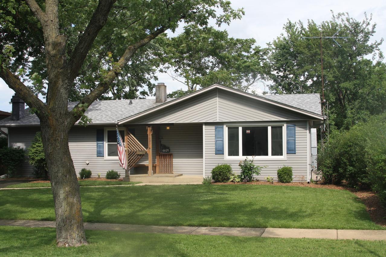 6621 Peach Tree St., Hanover Park, IL 60133
