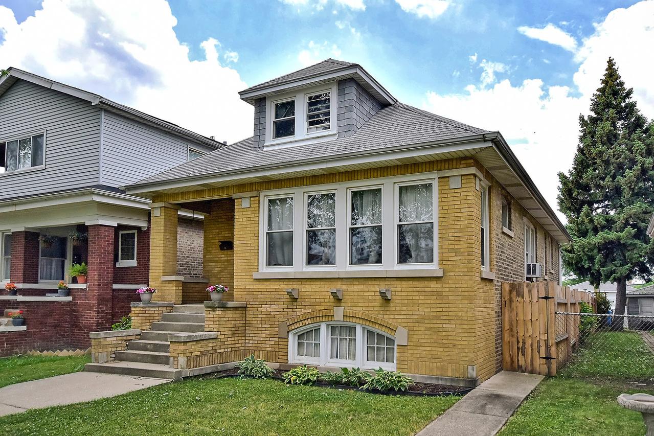 4179 W Nelson St., Chicago, IL 60641