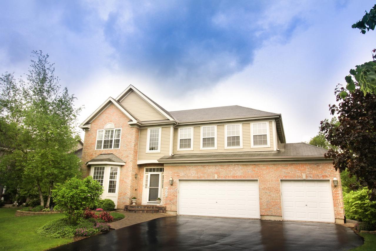600 Lake Cornish Way, Algonquin, IL 60102