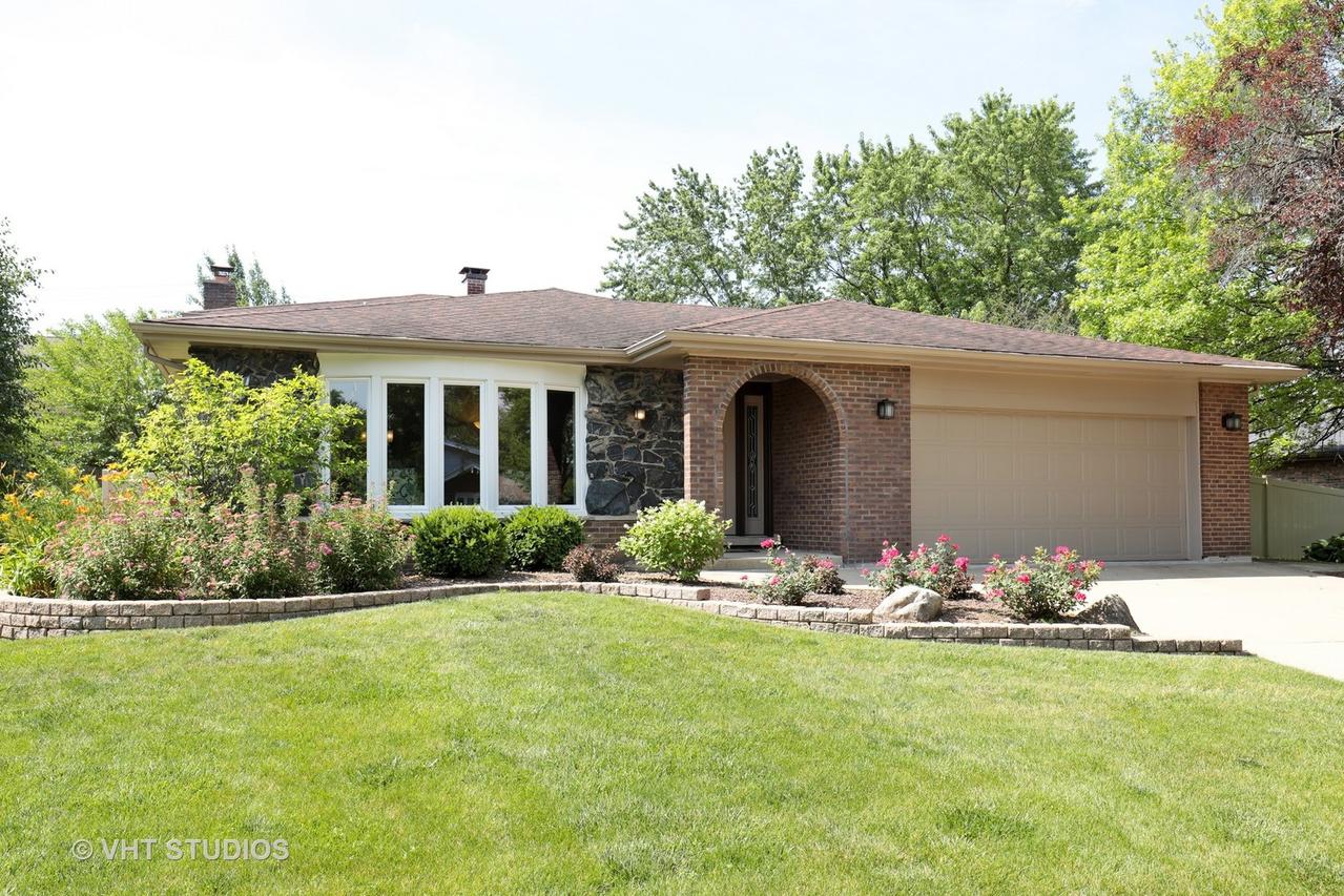 3229 Stewart Dr., Darien, IL 60561