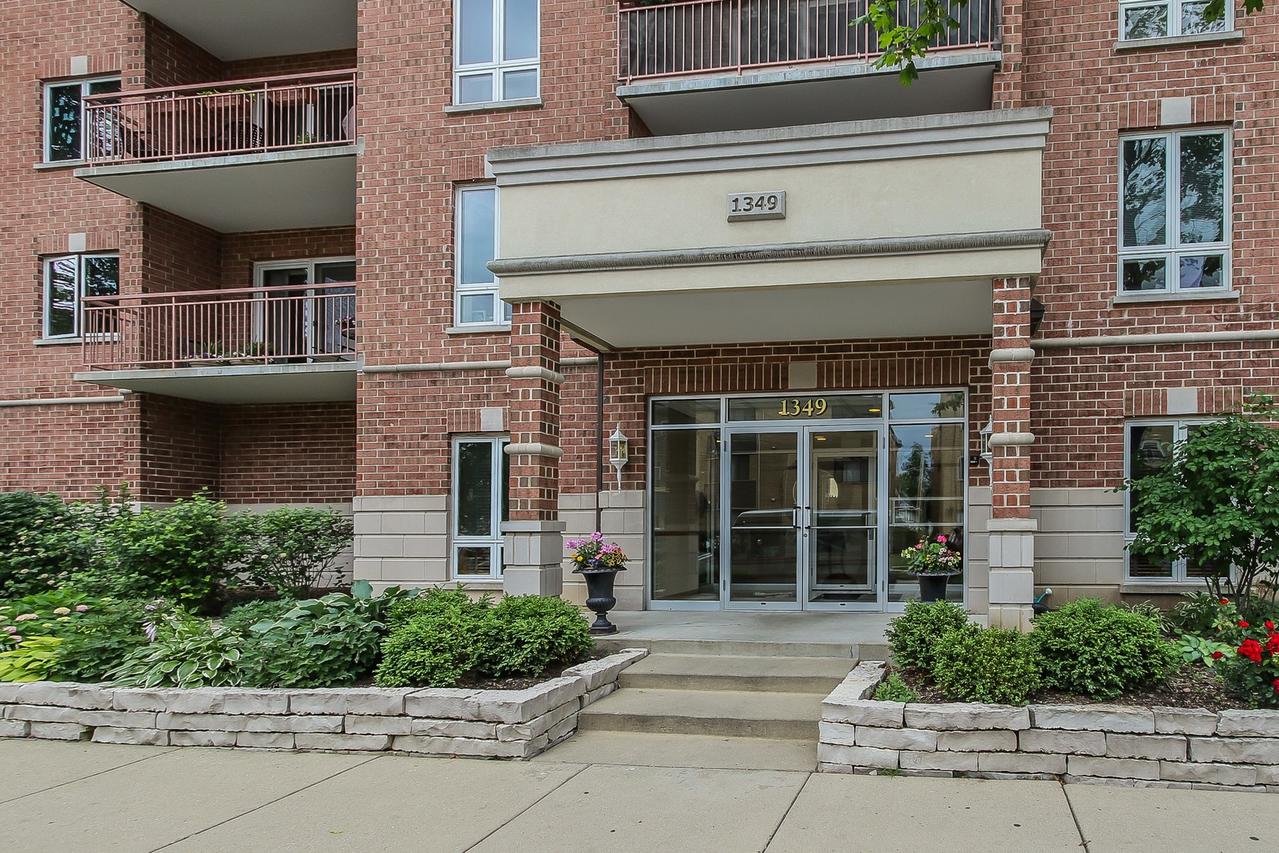 1349 E Washington St. #206A, Des Plaines, IL 60016