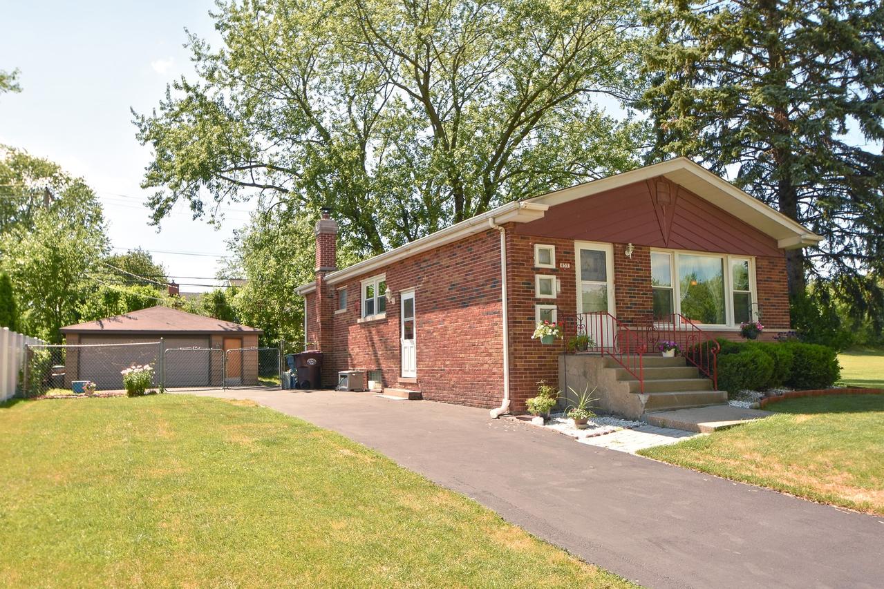858 Birch Ln., Chicago Heights, IL 60411
