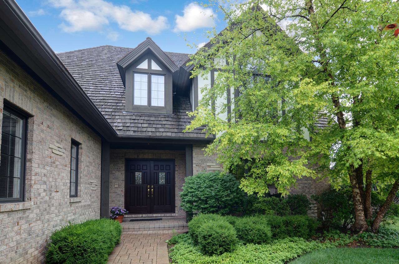 1101 Kenmare Dr., Burr Ridge, IL 60527