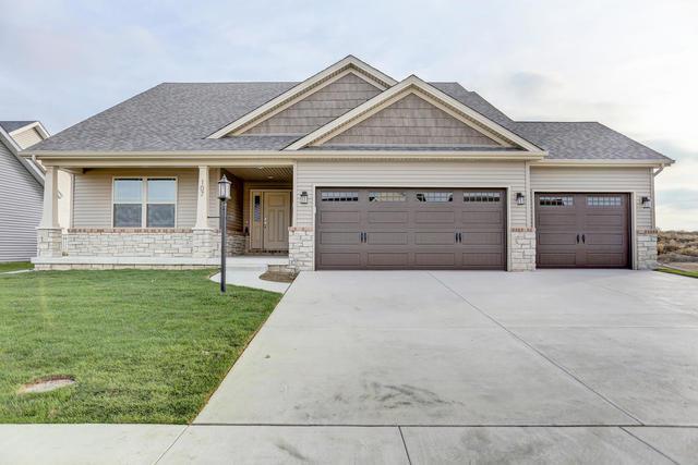 107 Astoria Dr., Savoy, IL 61874