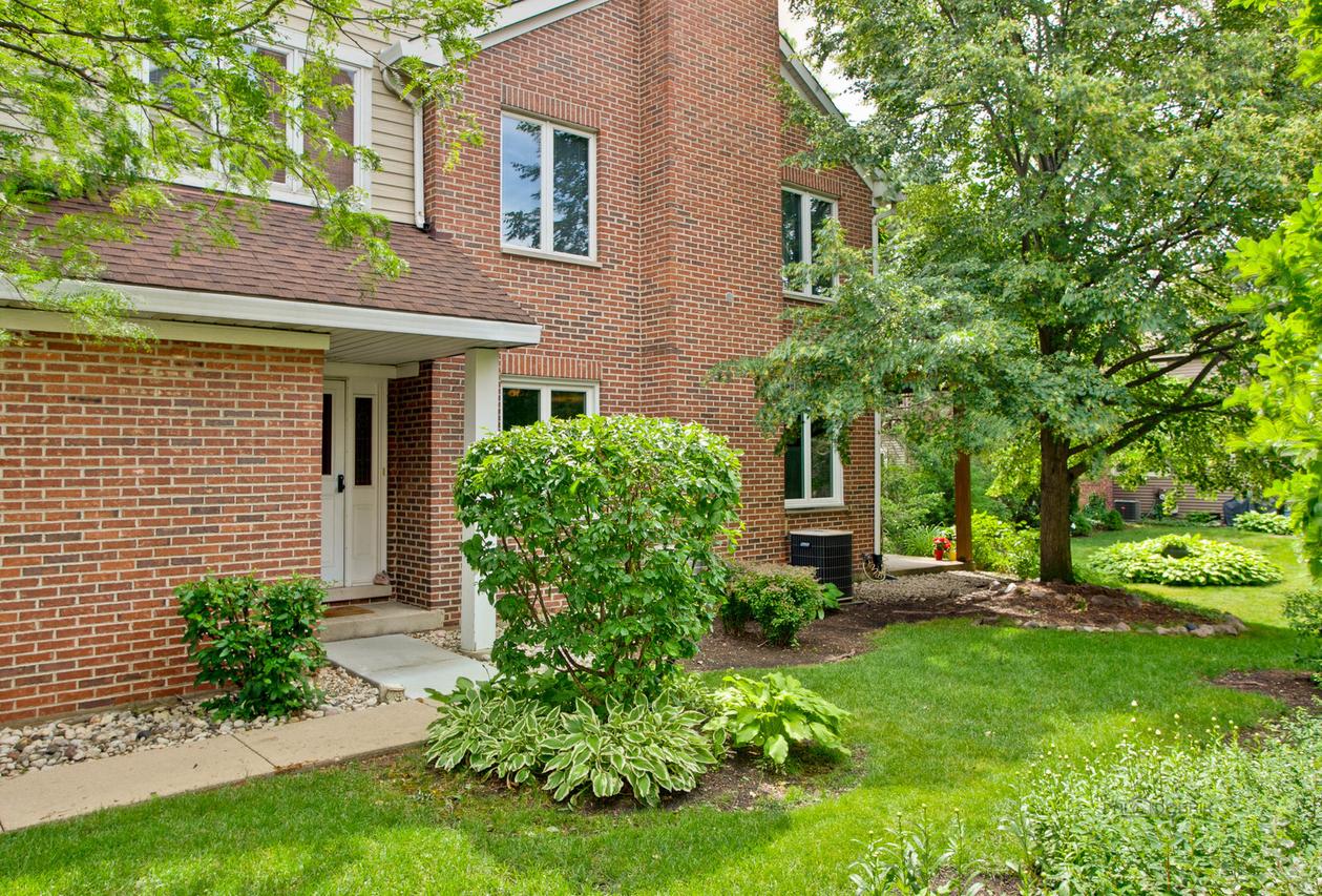 1153 S Linneman Rd., Mount Prospect, IL 60056