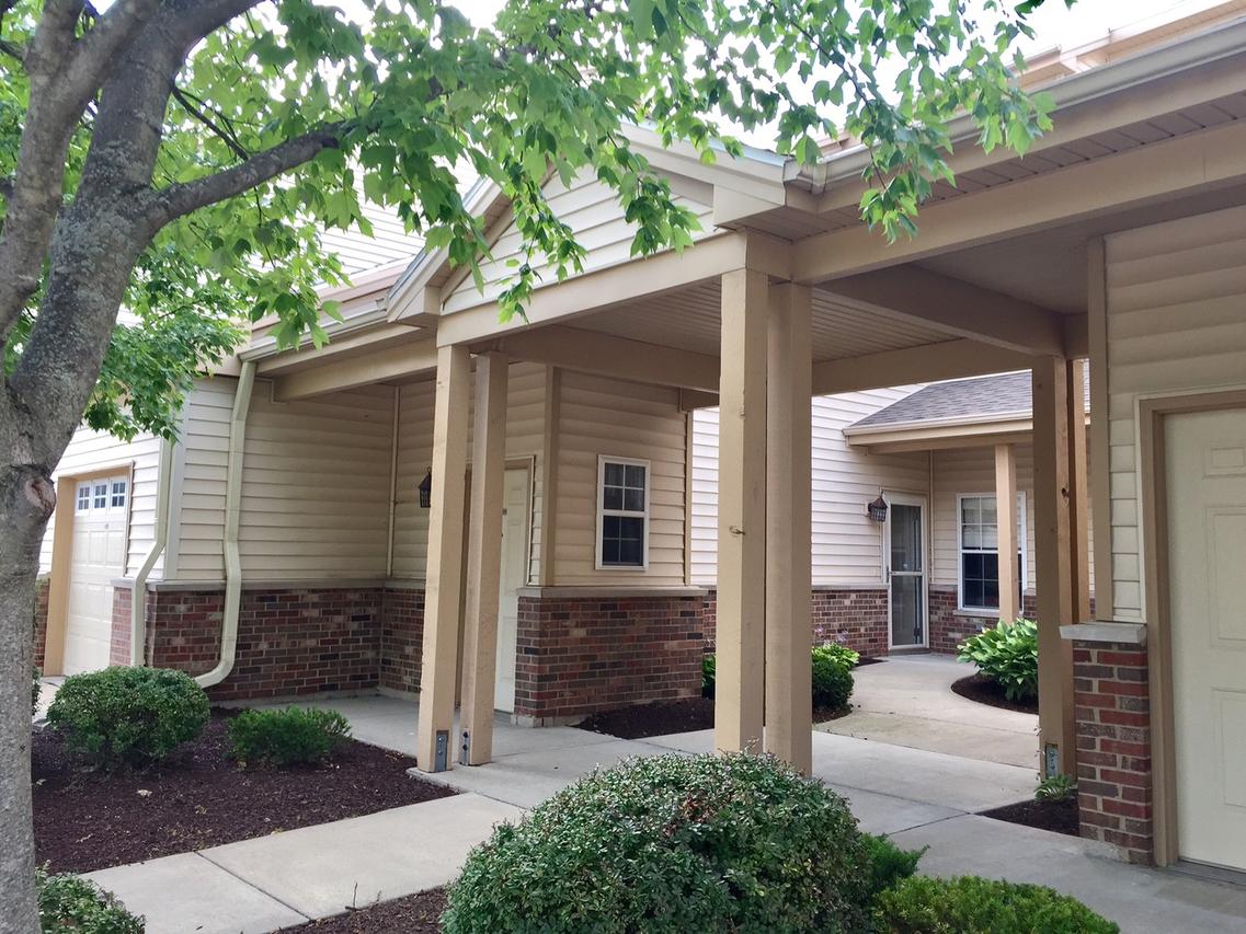 3792 Thornhill Cir., Champaign, IL 61822